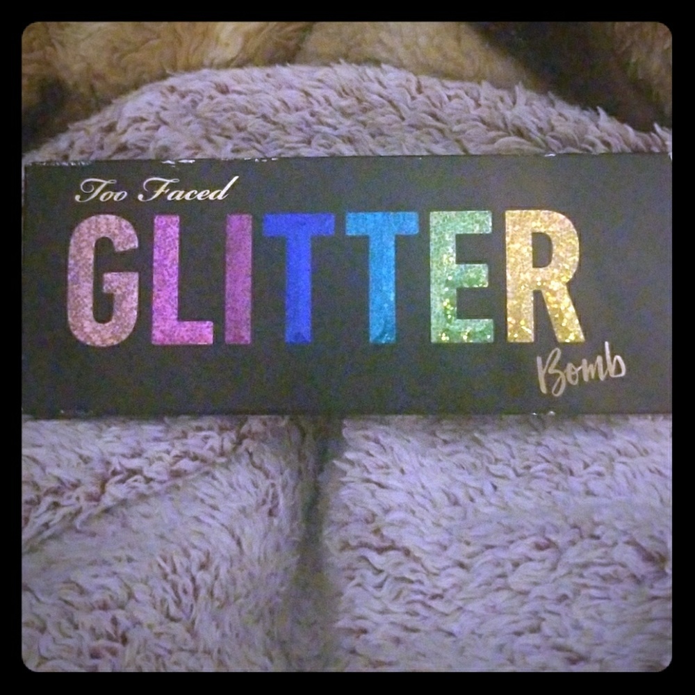Too Faced Glitter Bomb Palette